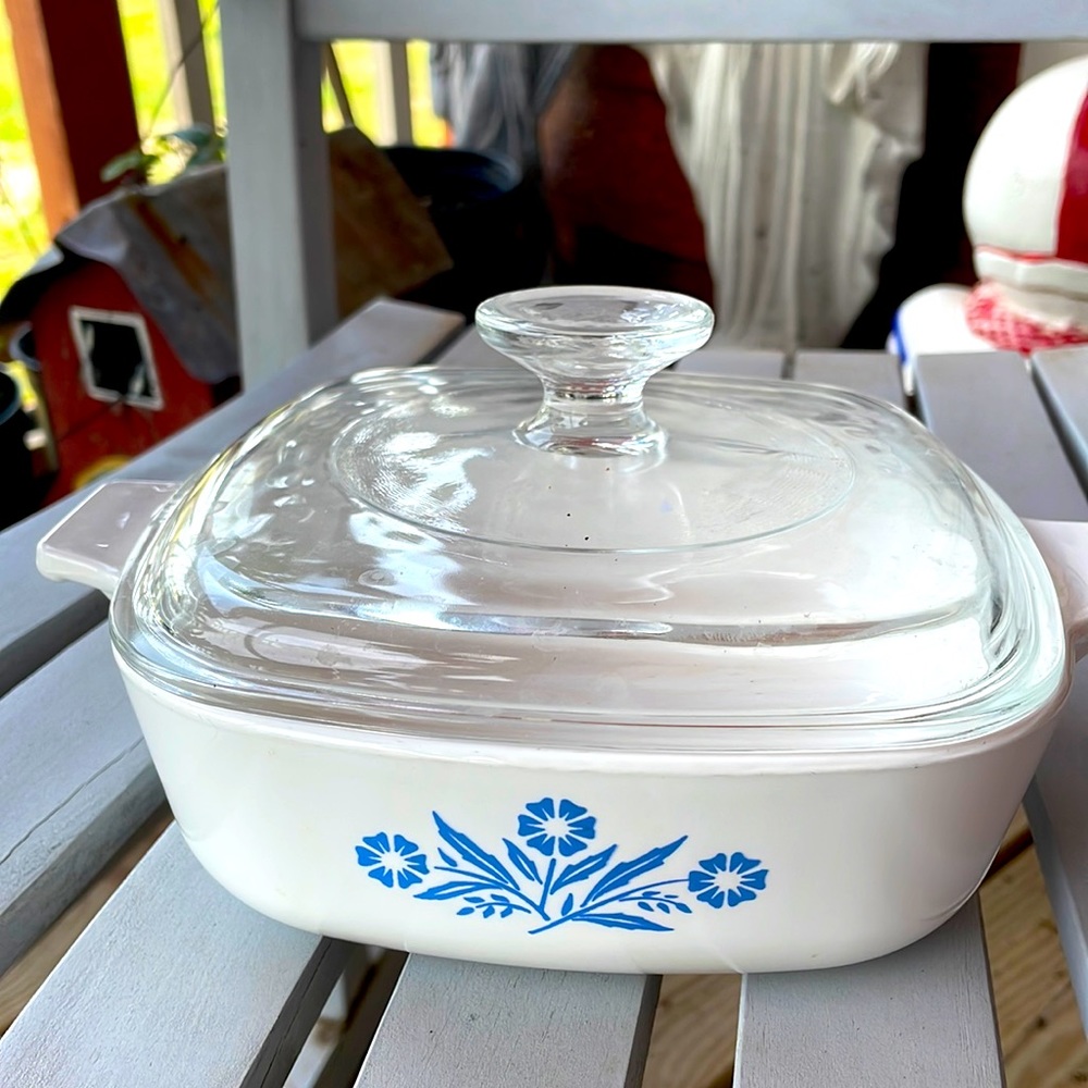 Vintage Corningware 1 quart shallow